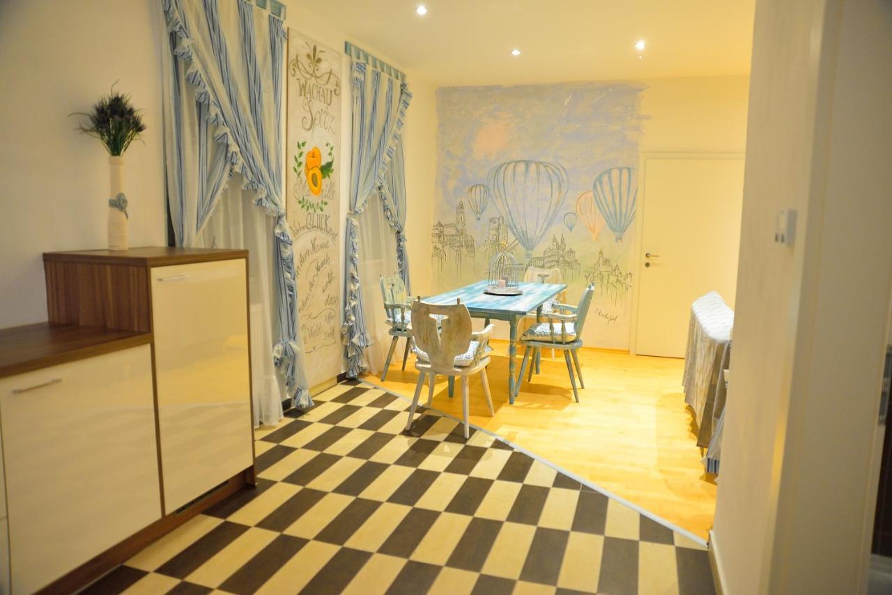 Kunst Apartment Im Schwalbenhaus Spitz an der Donau Extérieur photo
